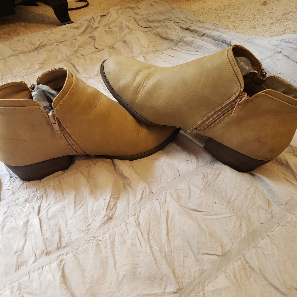 JBU Jambu Women Heeled Truimph Tan/Taupe Ankle Boots W/zip Size 11 - Picture 2 of 14